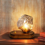 Üvegből készült asztali lámpa jégkő formájában