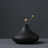 Mélysötét Textúrált Kerámia Vázák